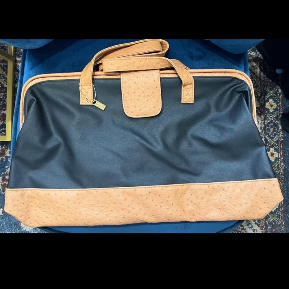 Elizabeth Arden Red Door Weekender Duffle Bag NIP Black Tan